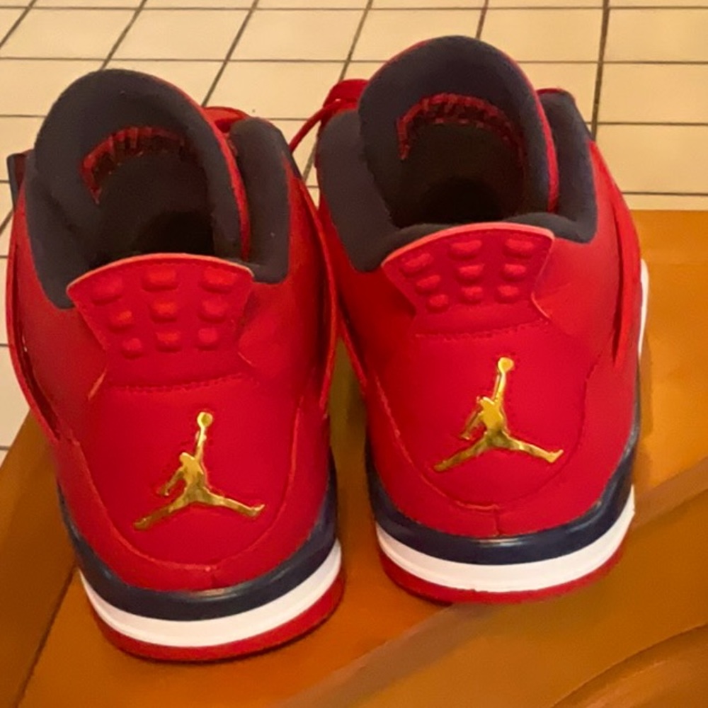 Nike Air Jordan Retro 4